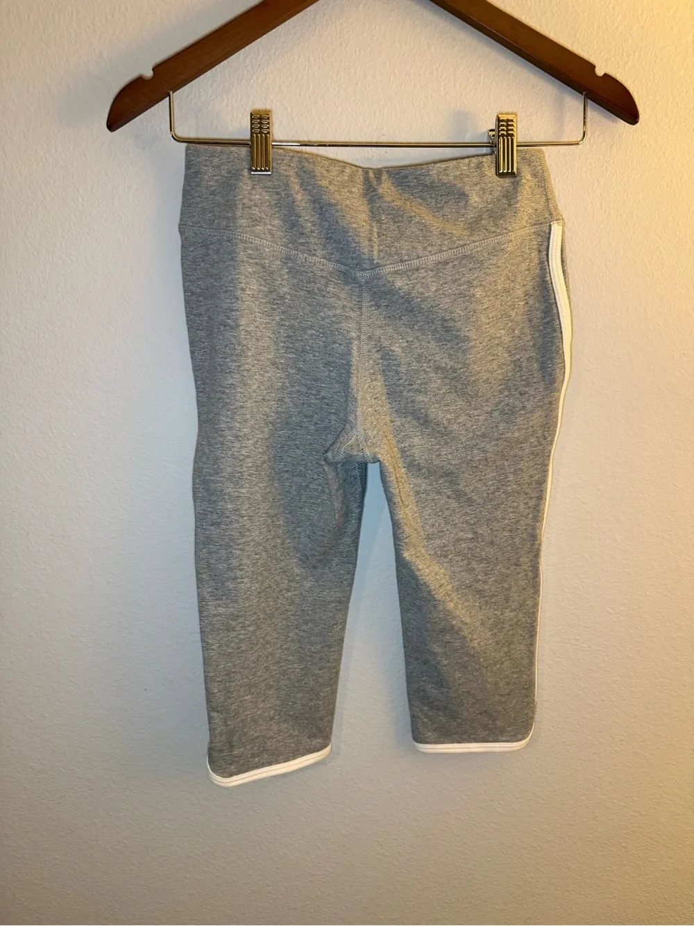 Nike Girls' Gray Capri Leggings with White Trim